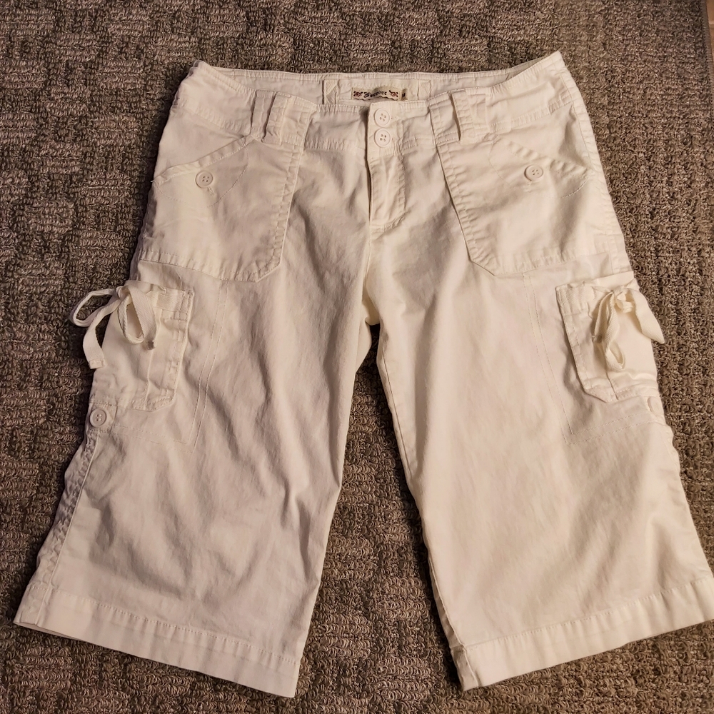 Forever 21 Cargo Capri